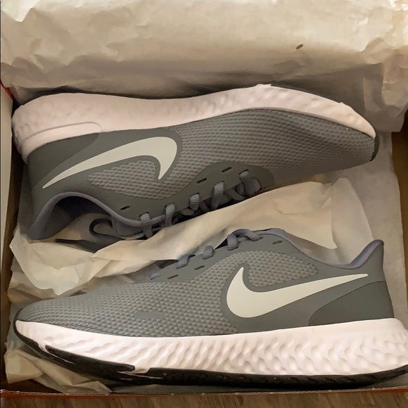 Discontinued nike running shoes online